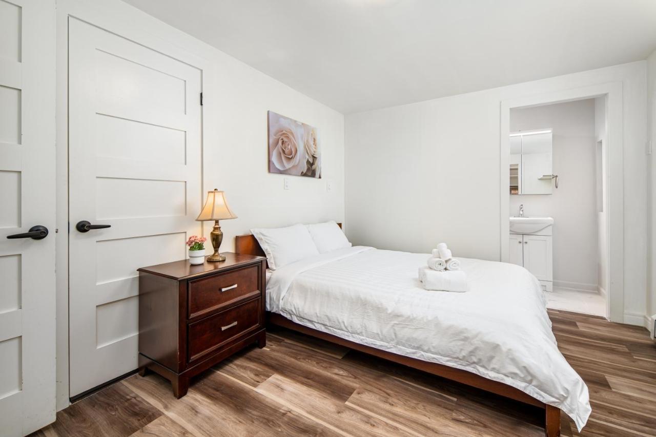 Gorgeous 4 Bedroom Garden Level At West & Ubc Villa