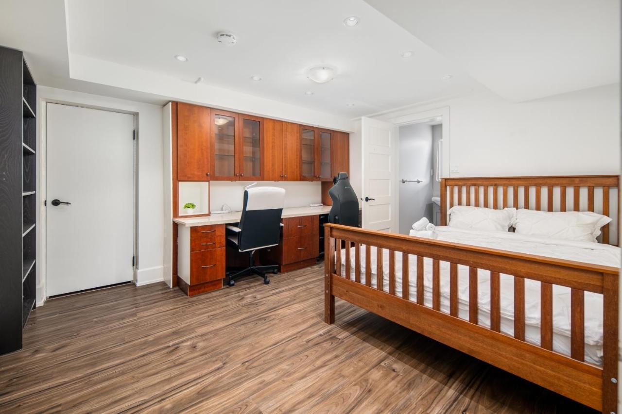 Villa Gorgeous 4 Bedroom Garden Level At West & Ubc
