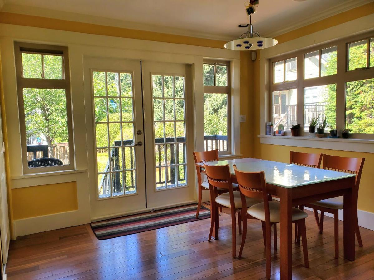 Elegant, Sunny Modern With Skylights - Kitsilano, * Vancouver