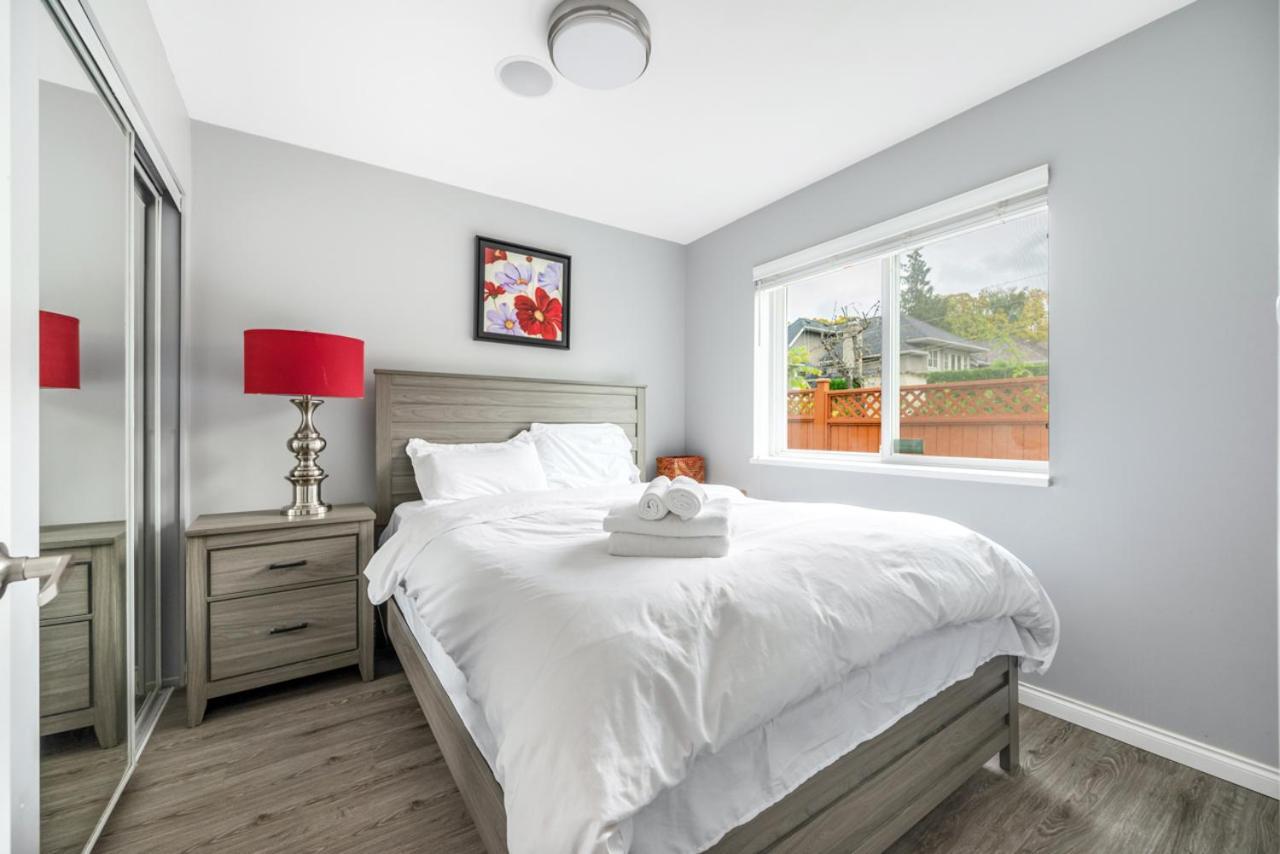 Stylish Dual Bedroom In Van West Holiday home