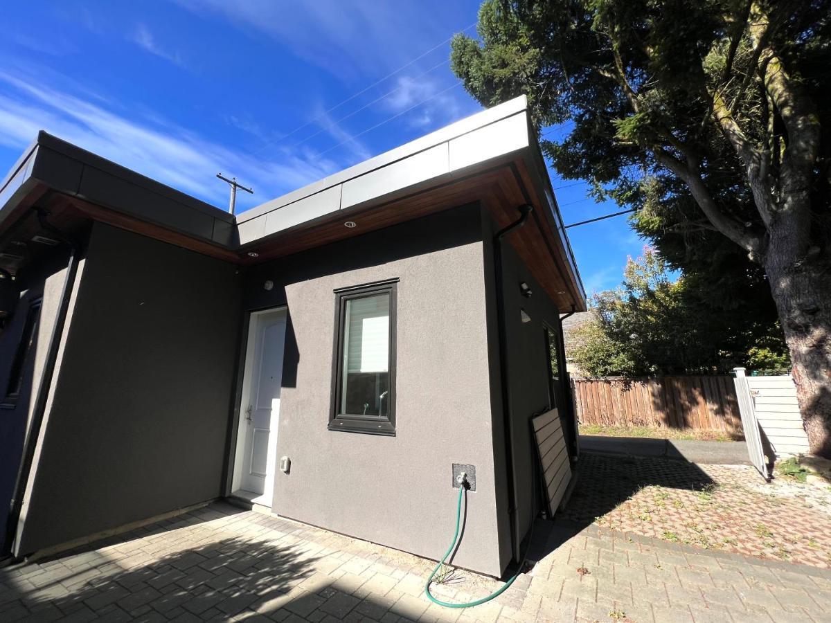 Brand New Modern Laneway House *