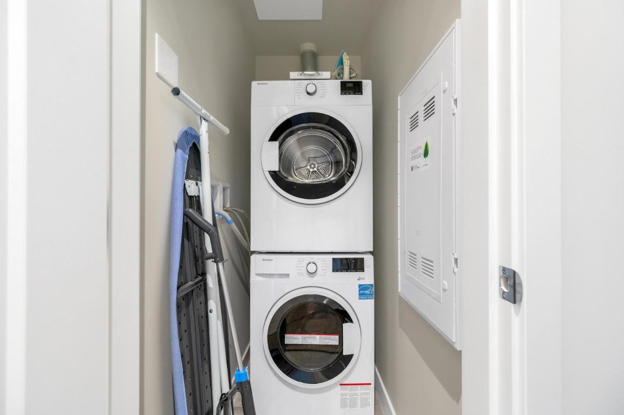 Apartment Modern Comfort At Ubc: 1br Near Campus