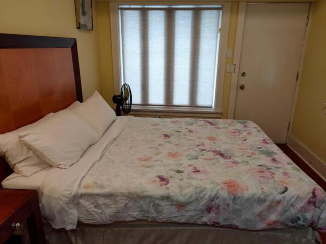 Vancouver Guest House *