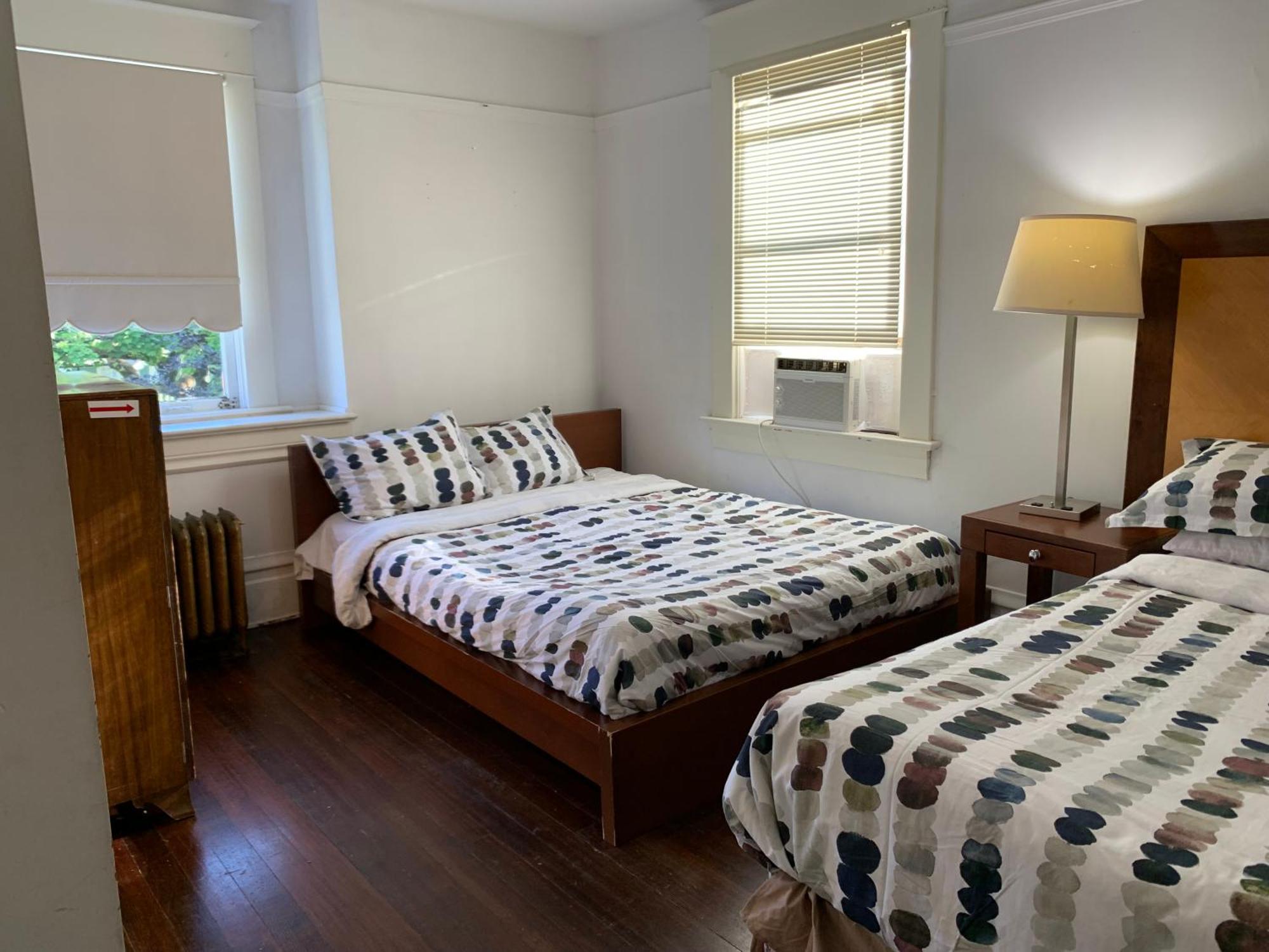 Vancouver Guest House *