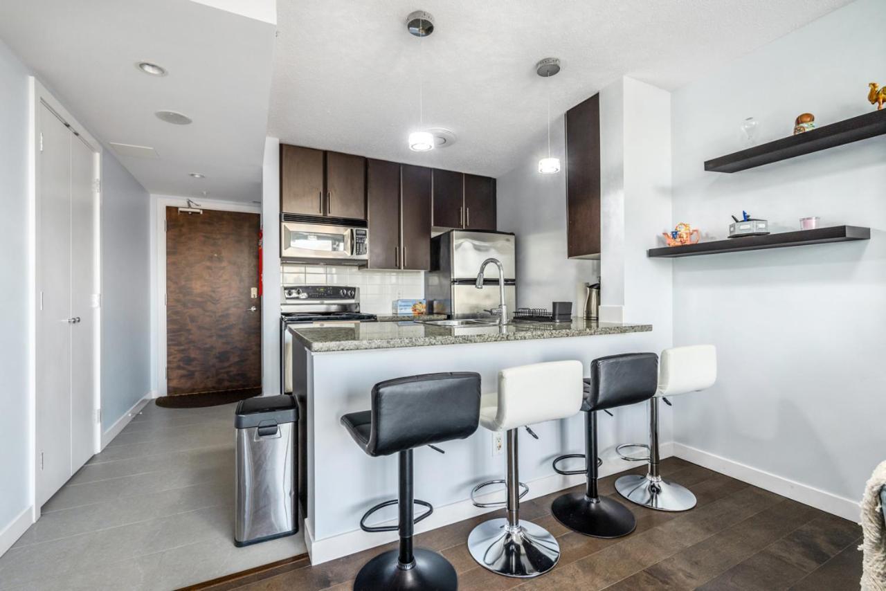 Downtown 1 Bedroom Water View * Vancouver