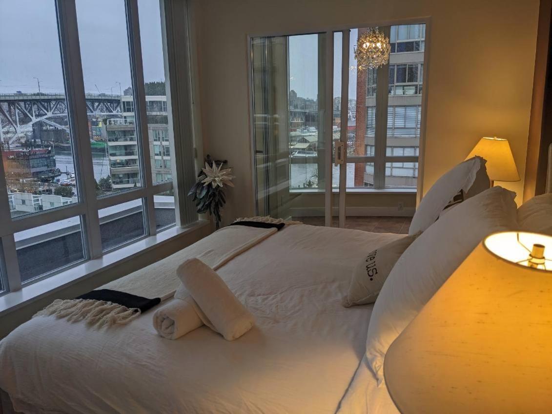 Penthouses Of Ave Vancouver