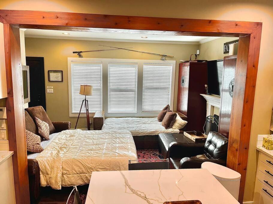 Corkscrew Willow Estate Holiday home