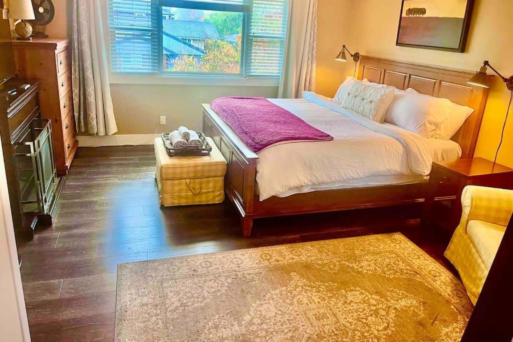 Corkscrew Willow Estate Holiday home *