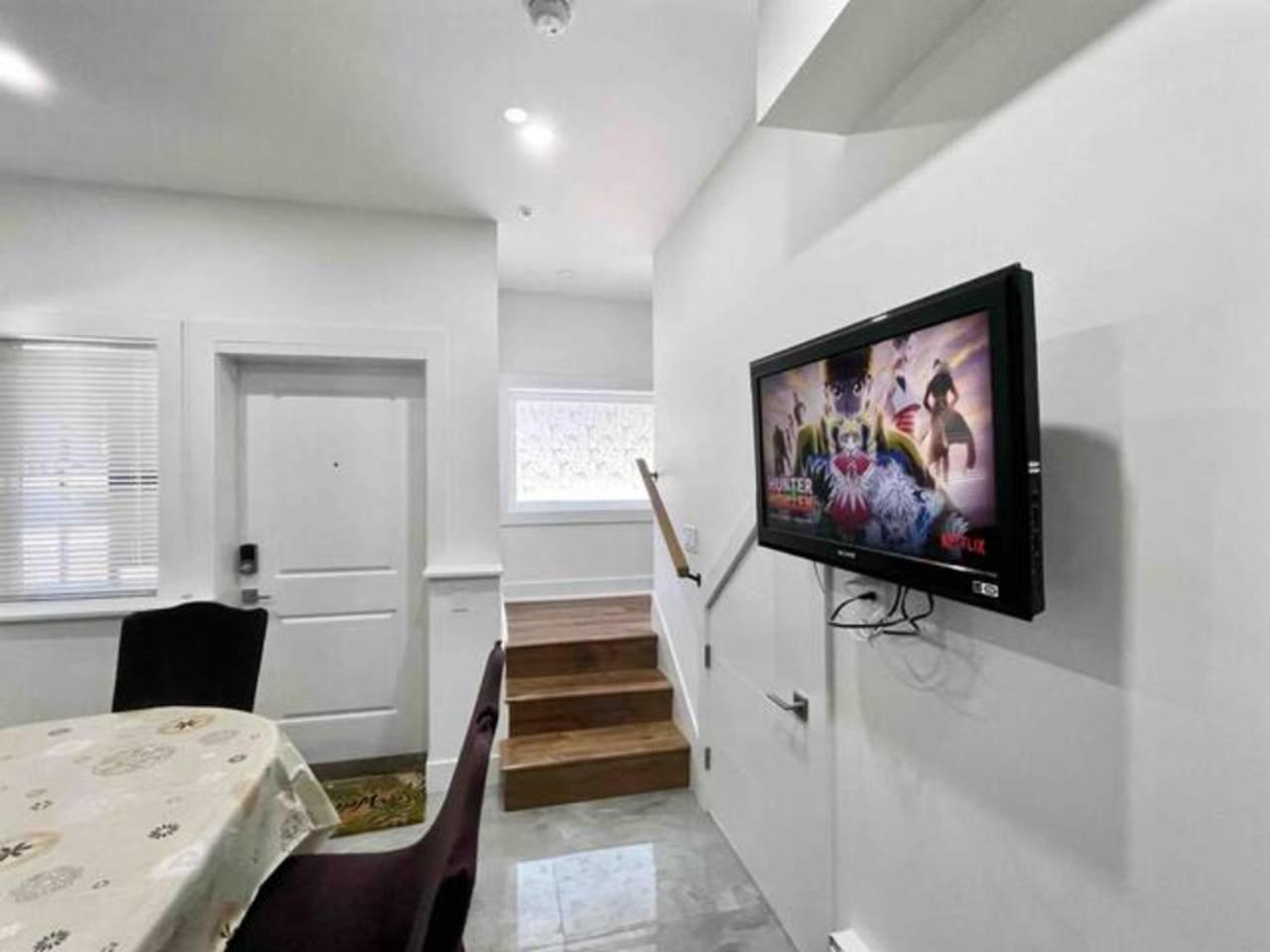 Vancouver's Homey Laneway House Apartment Vancouver