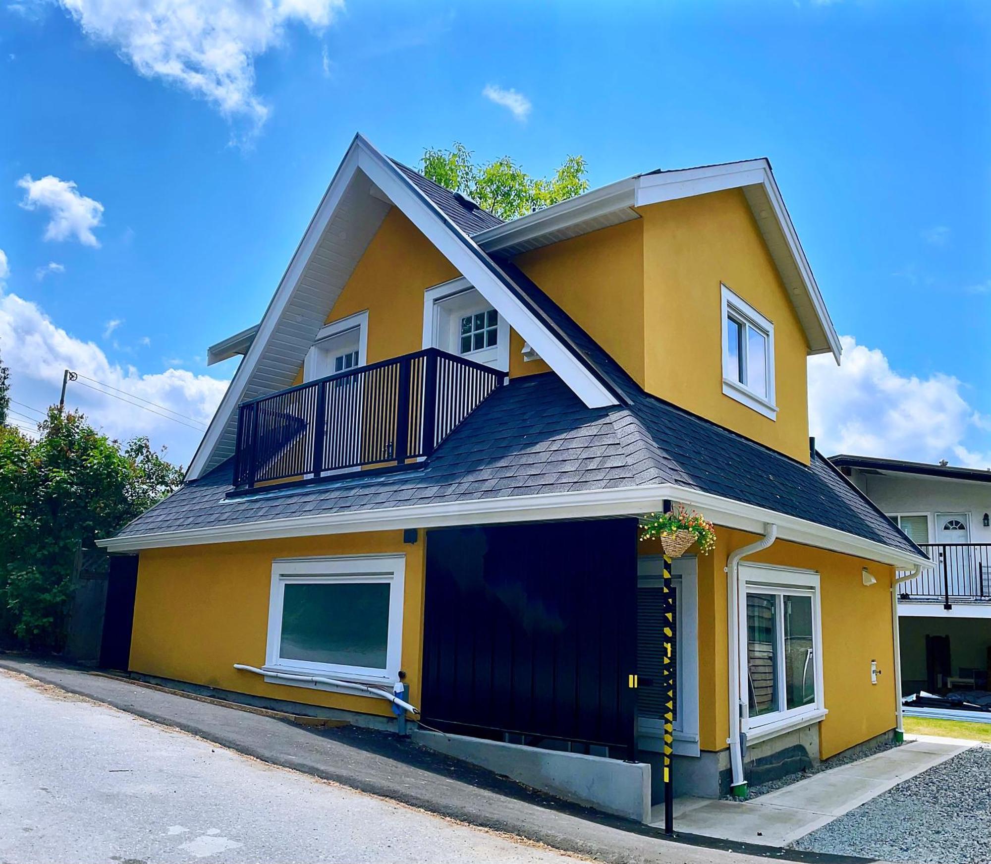 Vancouver's Homey Laneway House Apartment Vancouver
