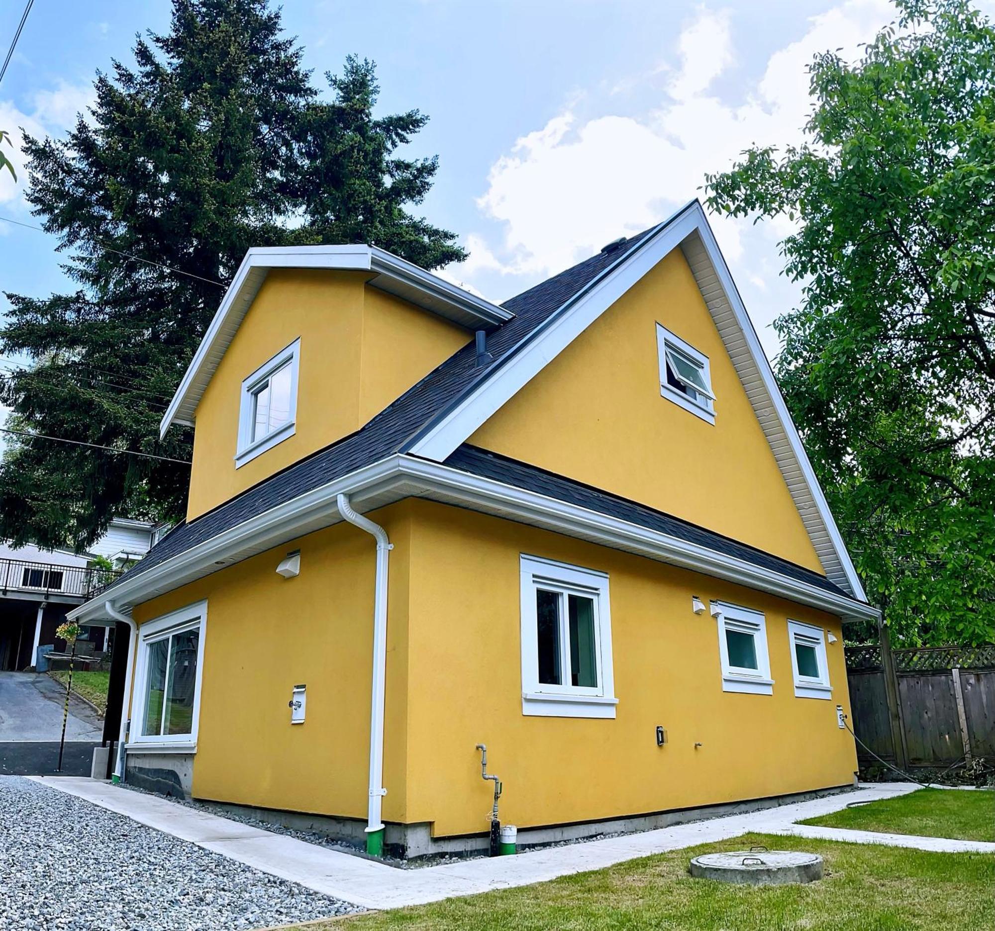 Vancouver's Homey Laneway House