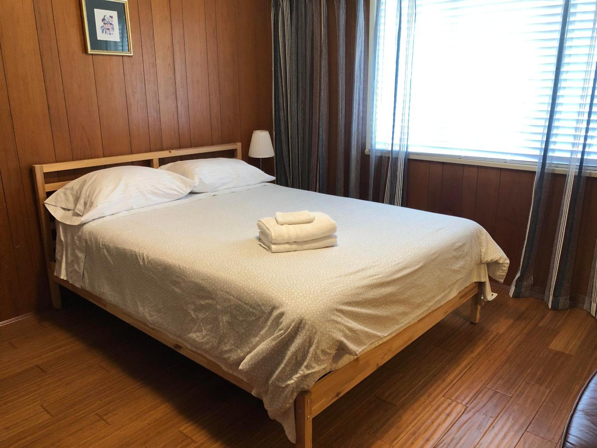 Cozy Modern Guest Close To Downtown Sights & Supermarket