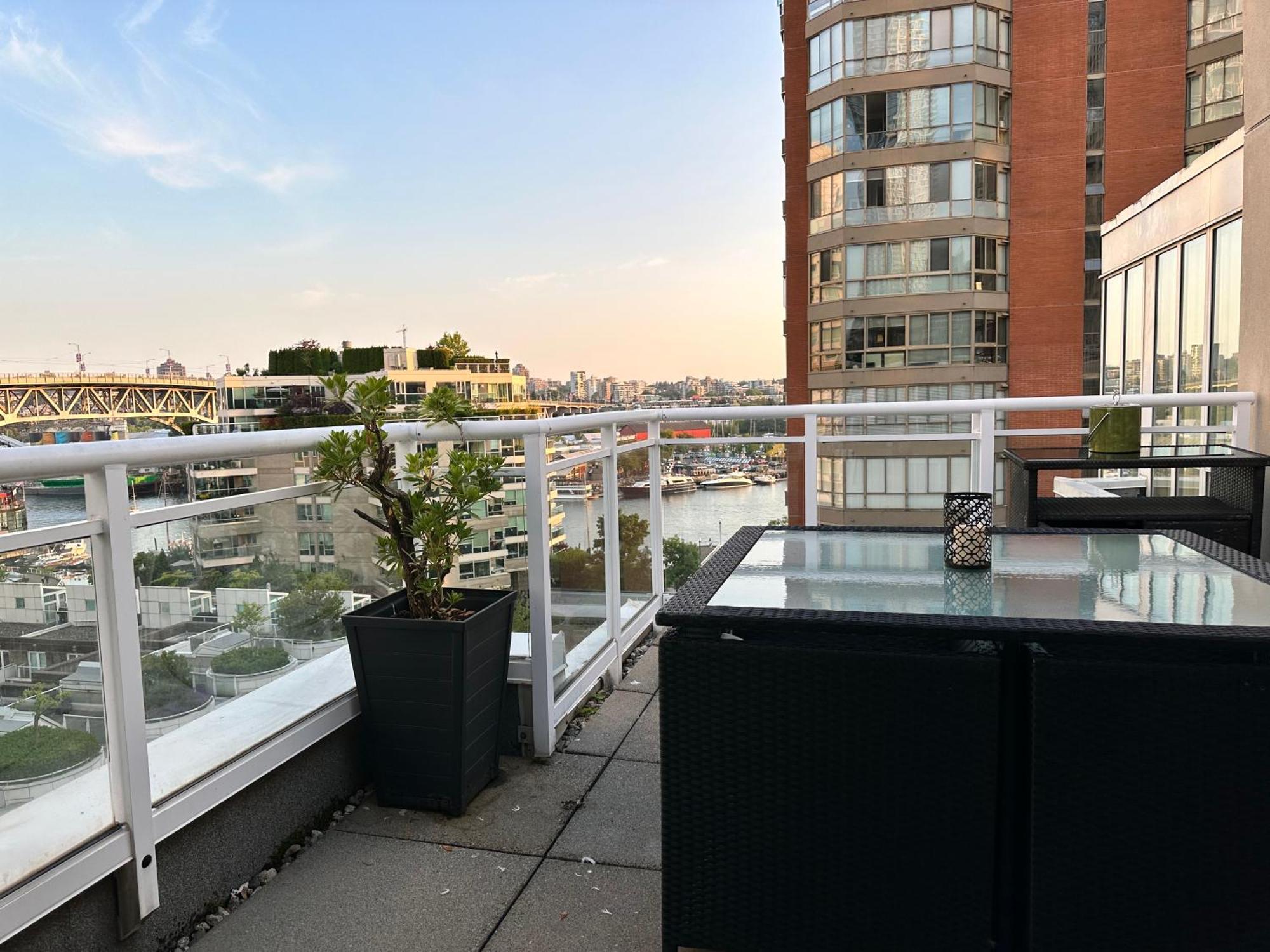 Penthouses Of Ave * Vancouver