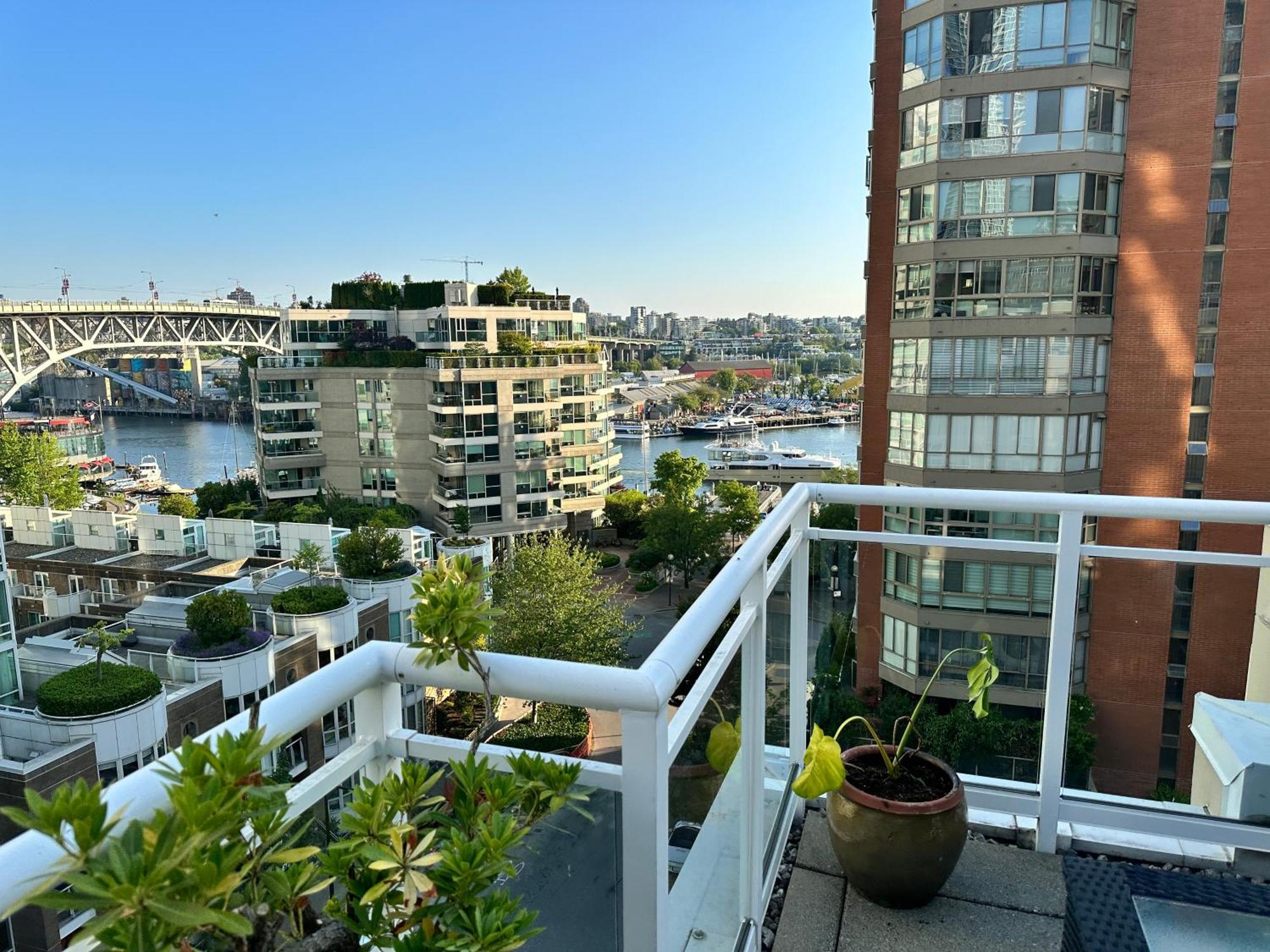 Penthouses Of Ave * Vancouver