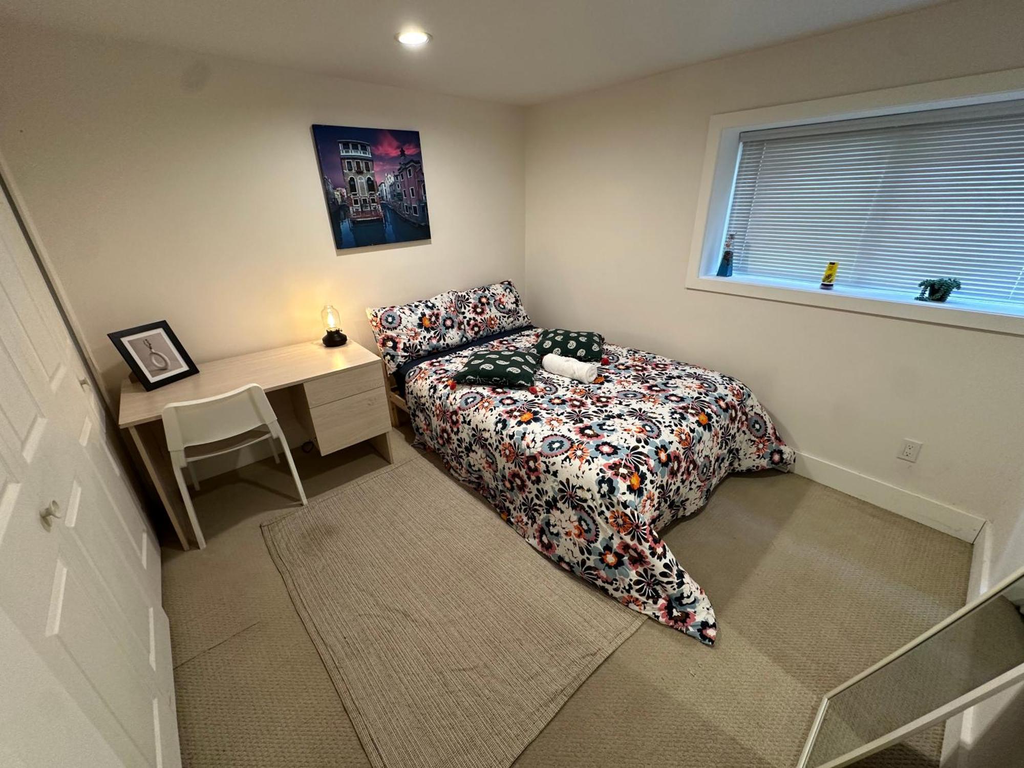 Private In A Shared House Homestay *