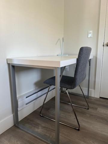 Ferienhaus Bright And Cozy Modern In - To Yvr-downtown - Free Private Parking