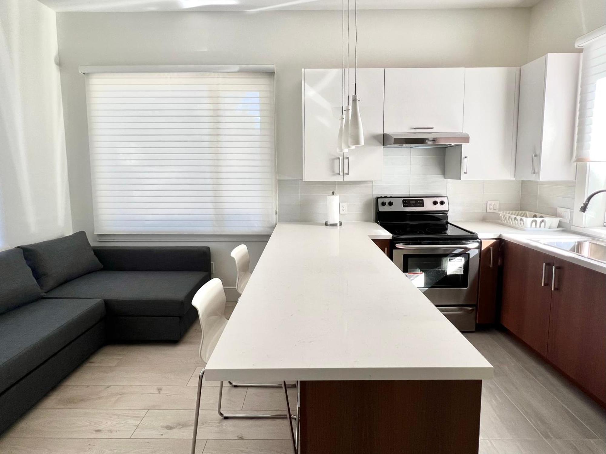 Ferienhaus Brand New Modern Laneway House