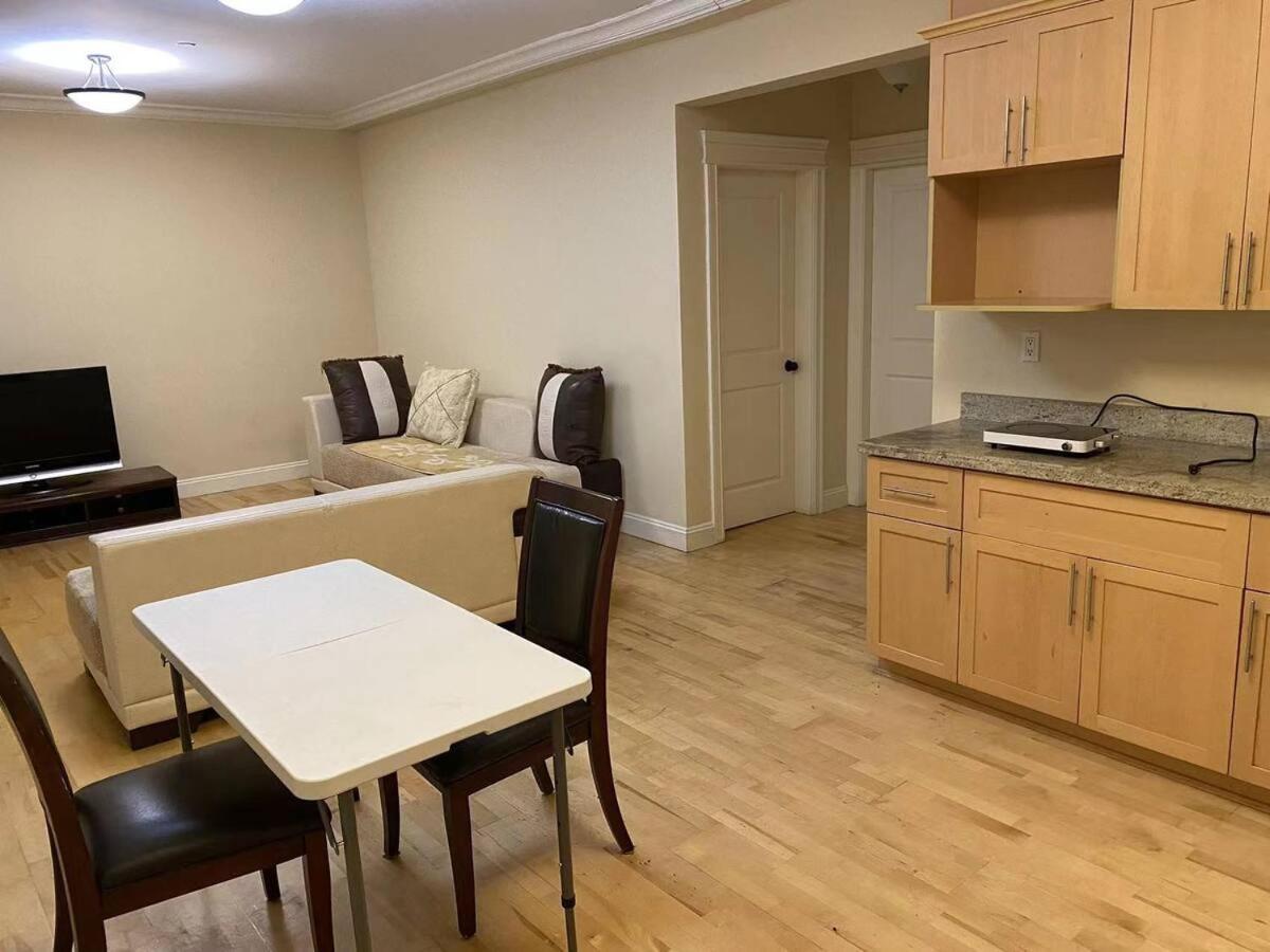 Gasthof Spacious & Cozy 2 Bd In Heart Of