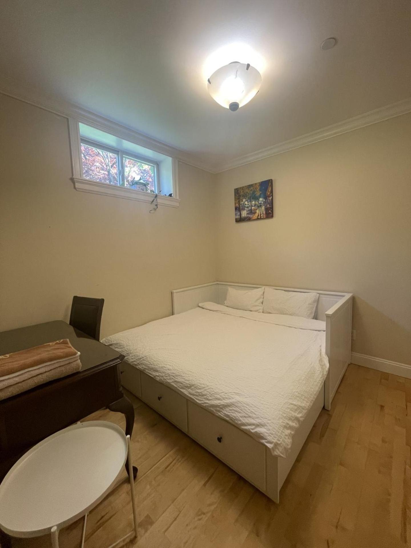 Spacious & Cozy 2 Bd In Heart Of Gasthof Vancouver
