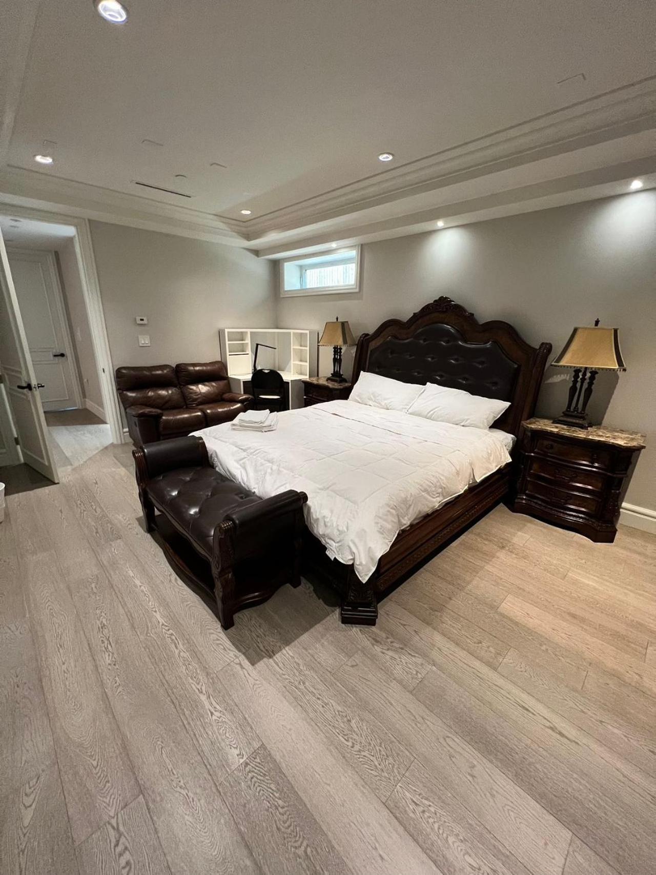 Private In West Homestay *