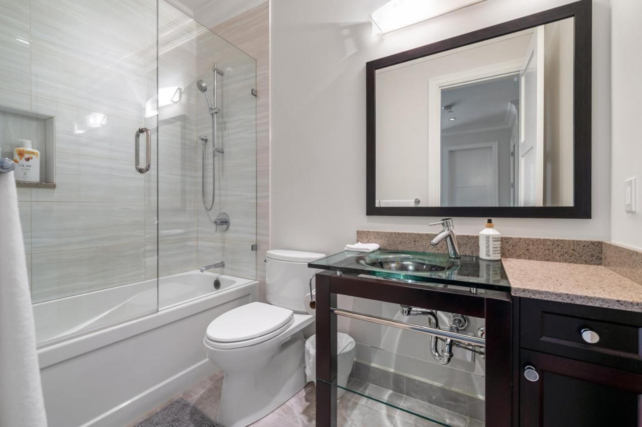 Holiday home Elegant Spacious Retreat Modern Amenitie Vancouver