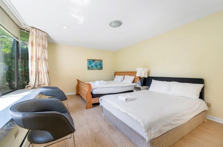Stylish & Central Retreat - Steps From Local Attractions! Privatunterkunft