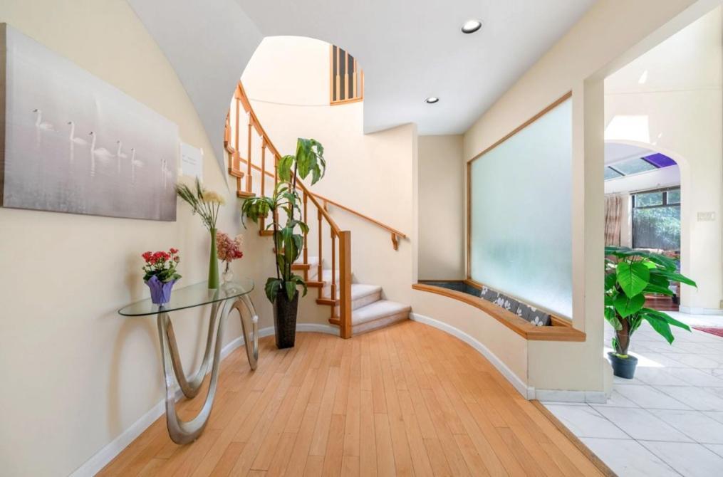 Privatunterkunft Stylish & Central Retreat - Steps From Local Attractions!