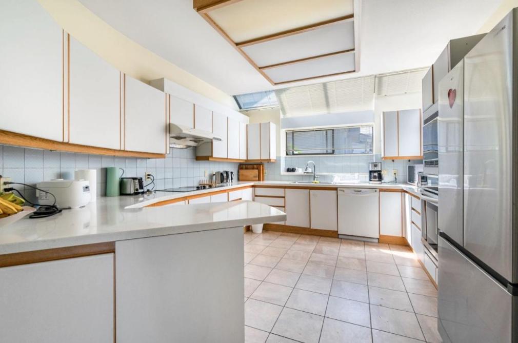 Privatunterkunft Stylish & Central Retreat - Steps From Local Attractions!