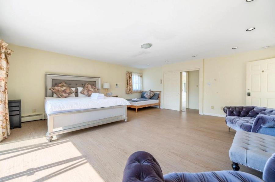 Stylish & Central Retreat - Steps From Local Attractions! Privatunterkunft