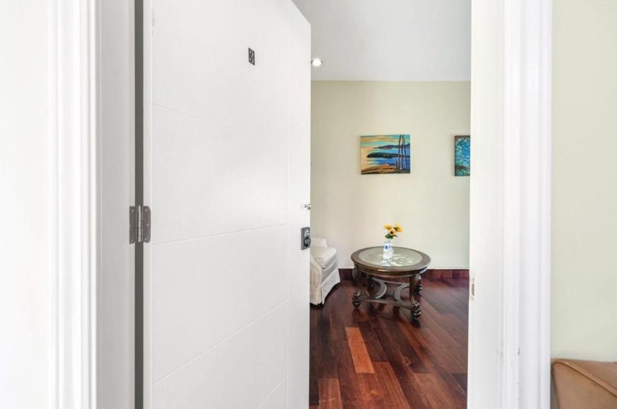 Stylish & Central Retreat - Steps From Local Attractions! Privatunterkunft *