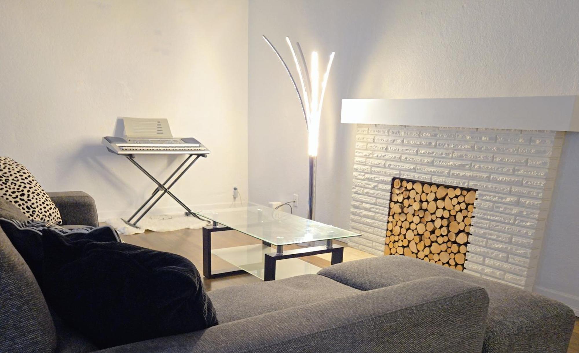 Charming With Attached Private Bath In The Heart Of Vancouver! Private Parking, Self Check-in & Just 4 Mins To Metrotown! Privatunterkunft *