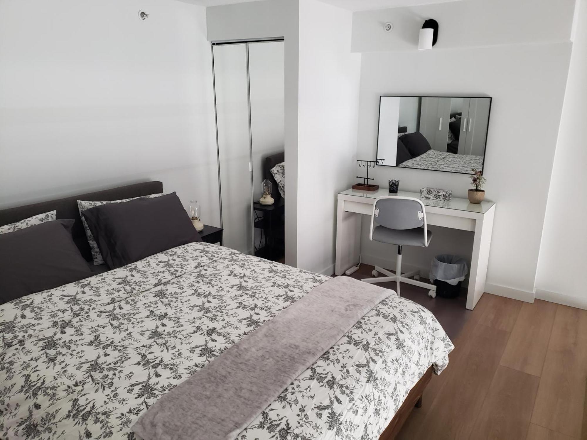 Apartment Elegant Unique Downtown Loft, Comfort & Convenience Combined *