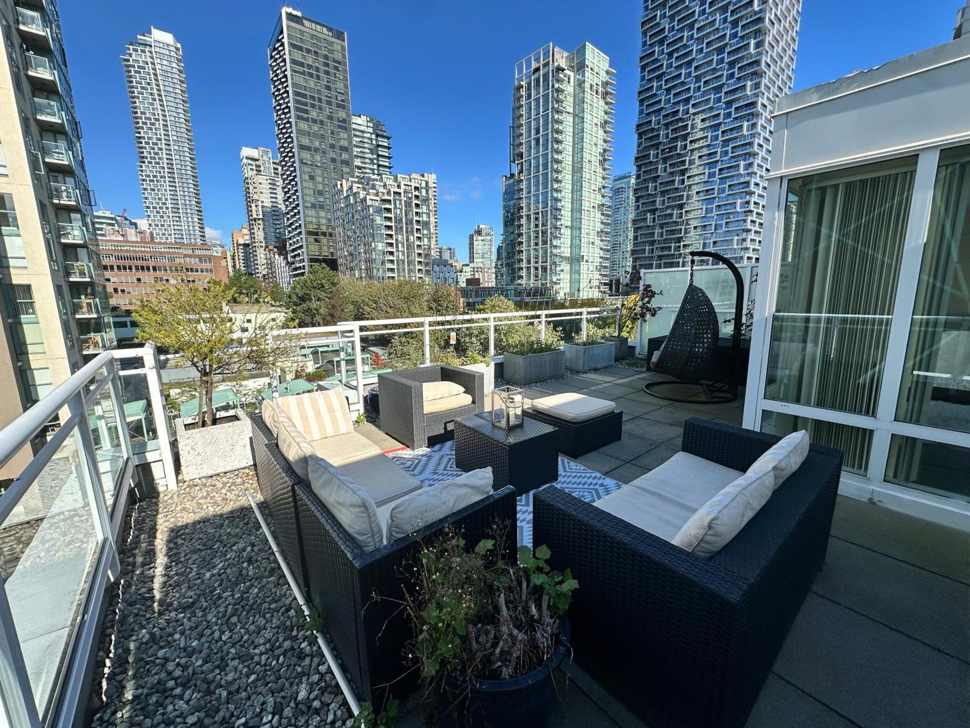Penthouses Of Ave * Vancouver