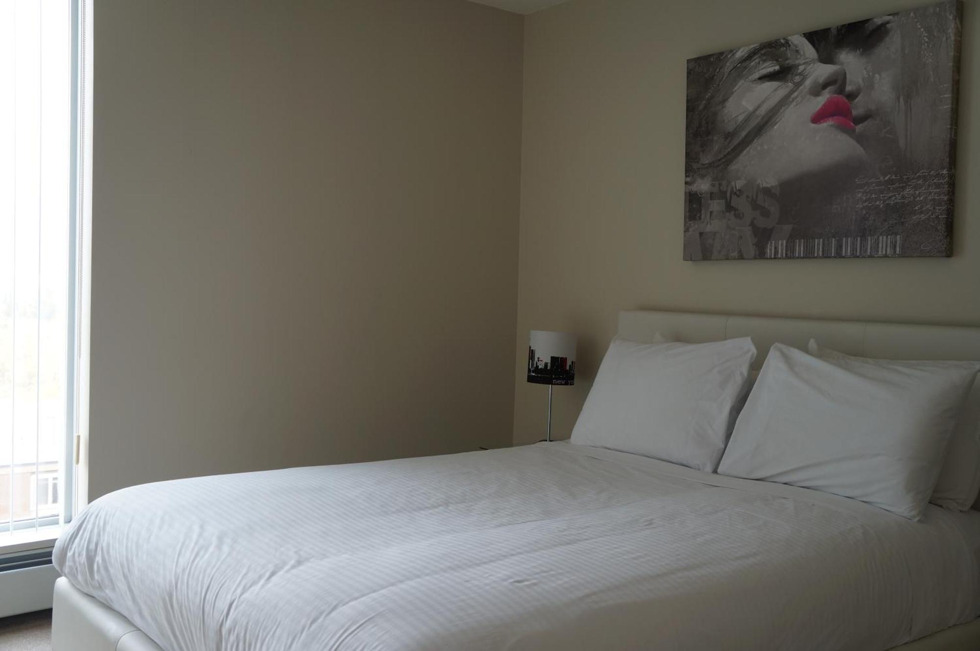 Luxury Corporate Housing: Furnished 2br Townhouse Vancouver