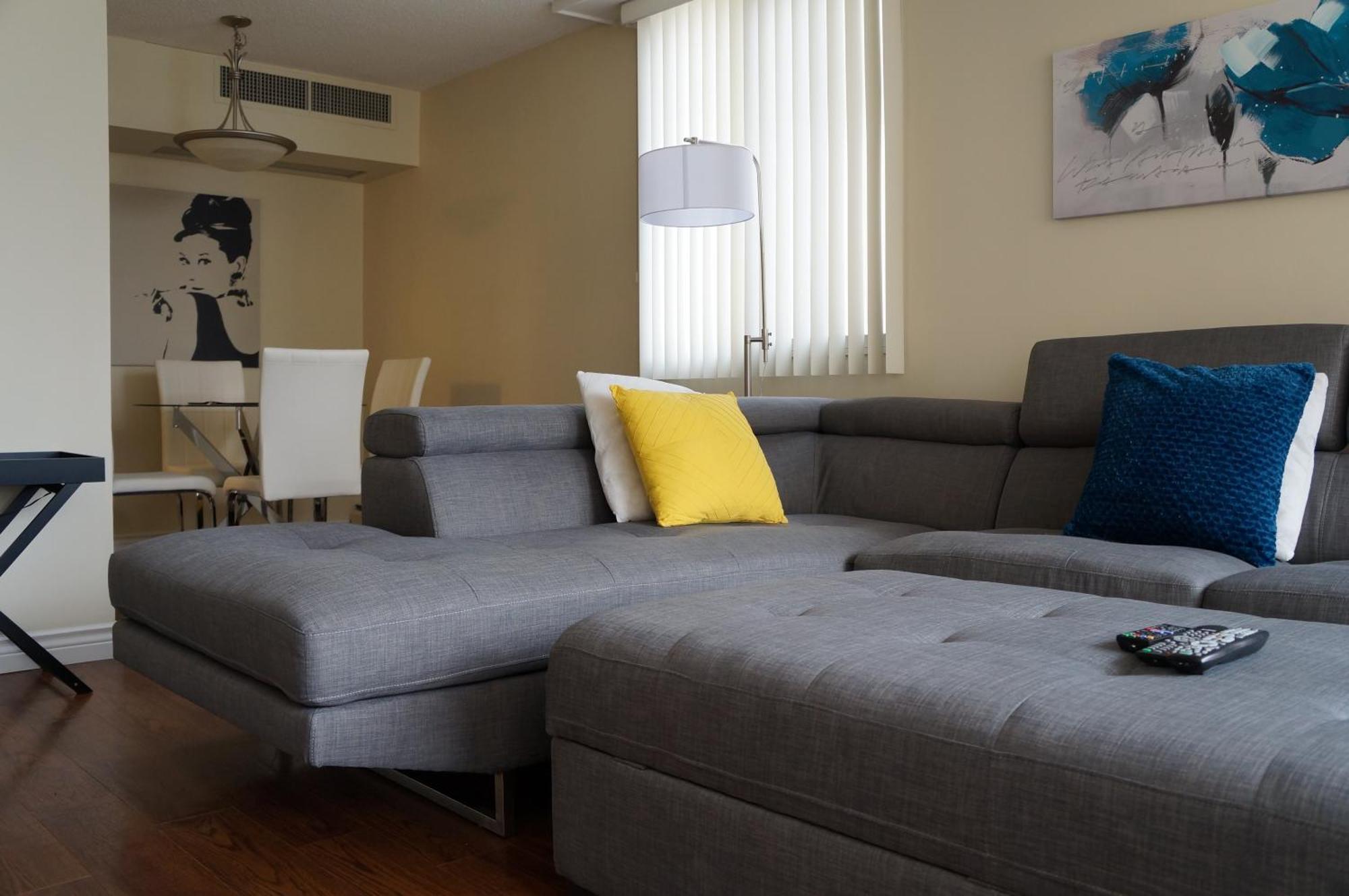 Luxury Corporate Housing: Furnished 2br Townhouse