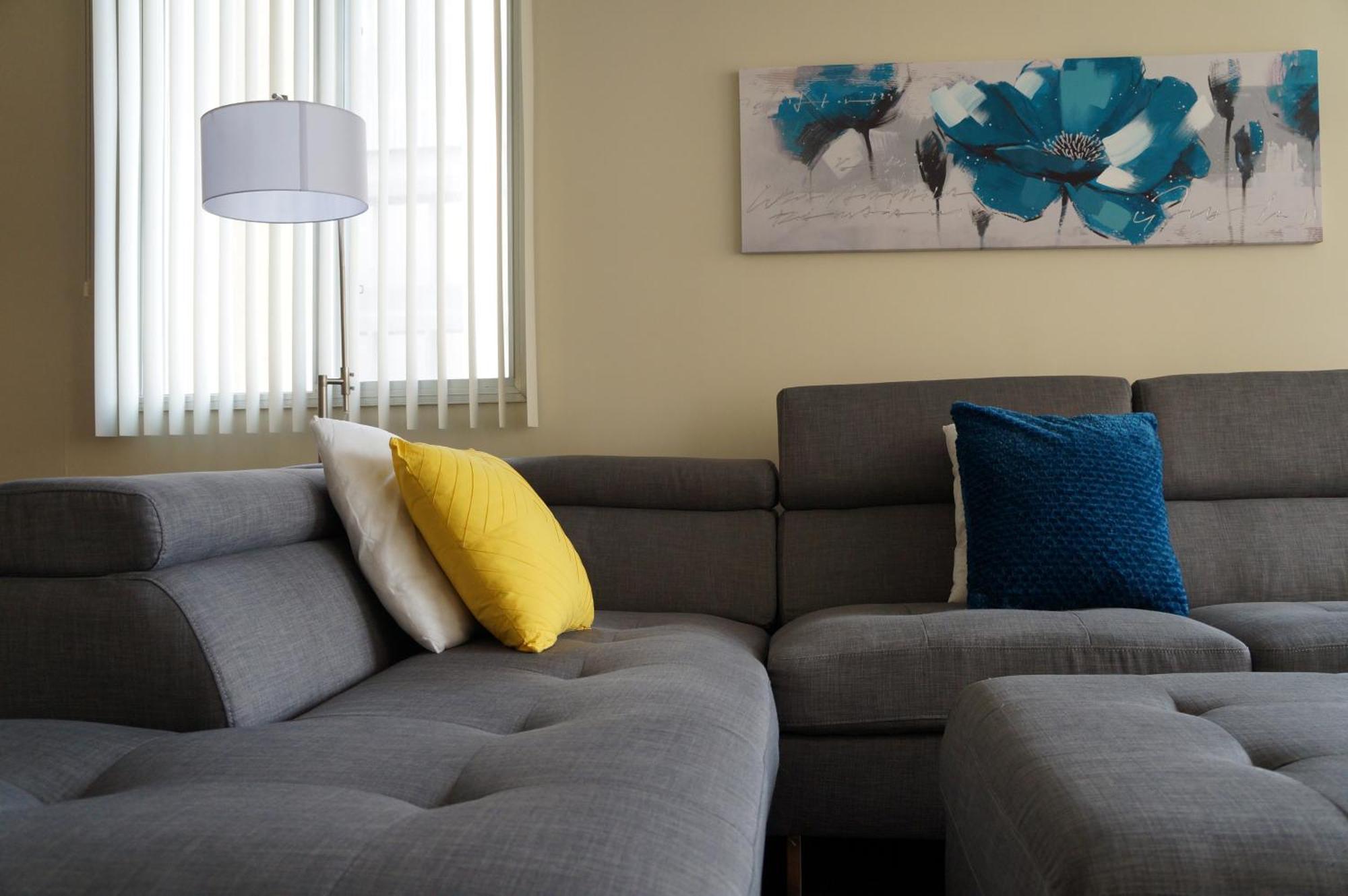 Luxury Corporate Housing: Furnished 2br Townhouse Apartment