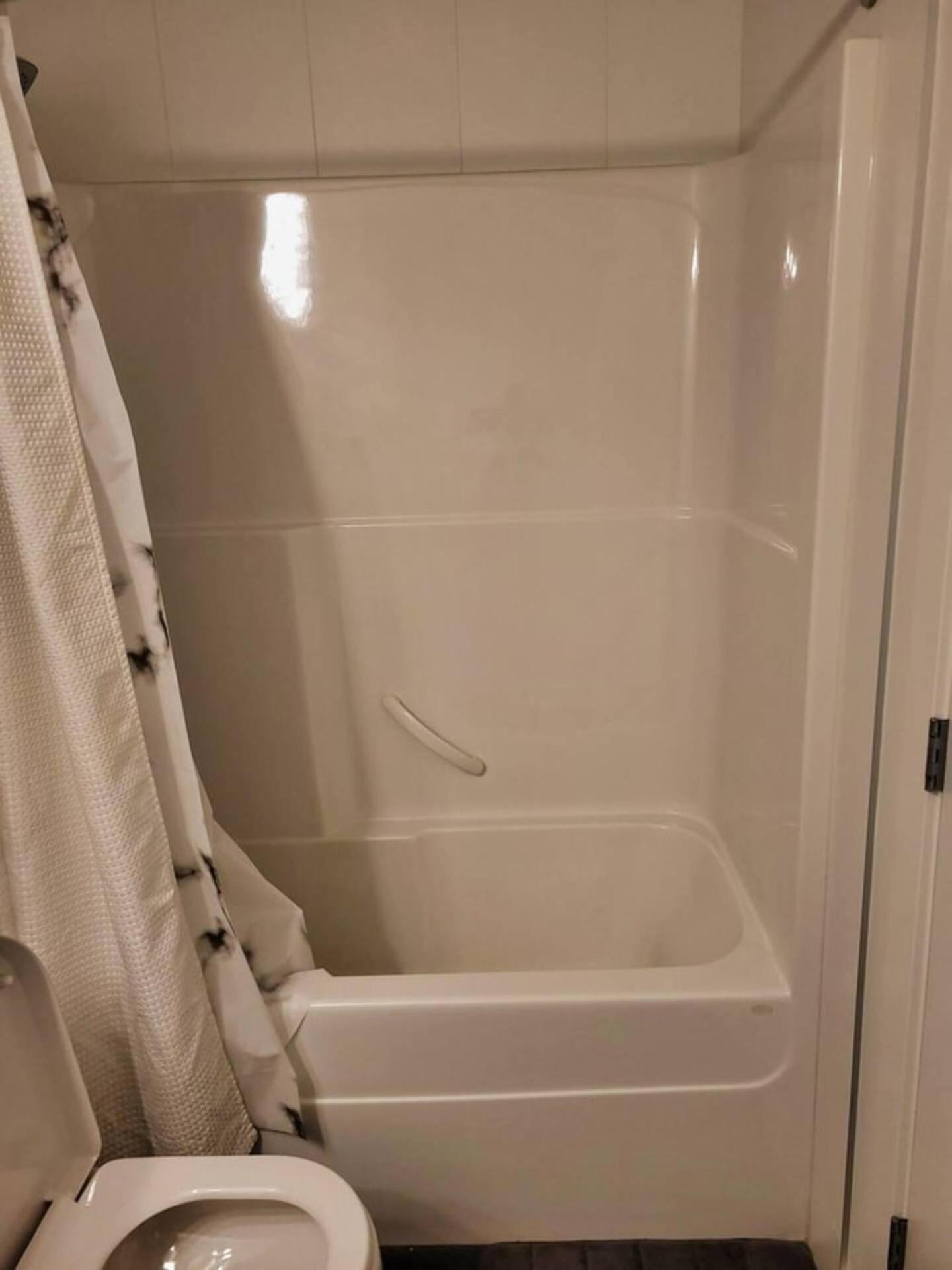 Luxury Corporate Housing: Furnished 2br Townhouse *