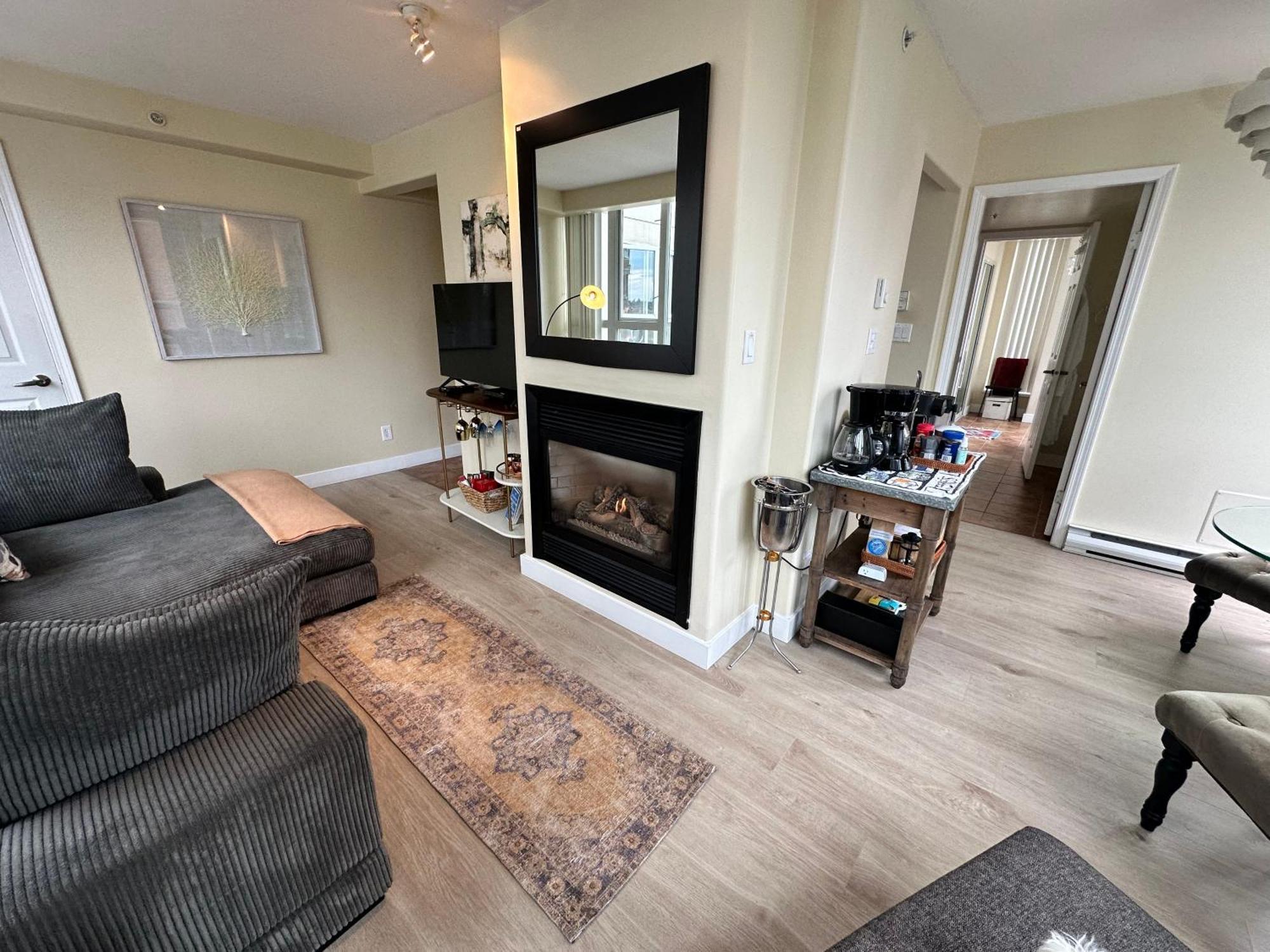 Apartment Penthouses Of Ave Vancouver