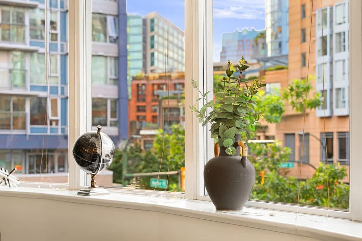 Stylish 2br By Rogers Arena Incl Parking Apartment