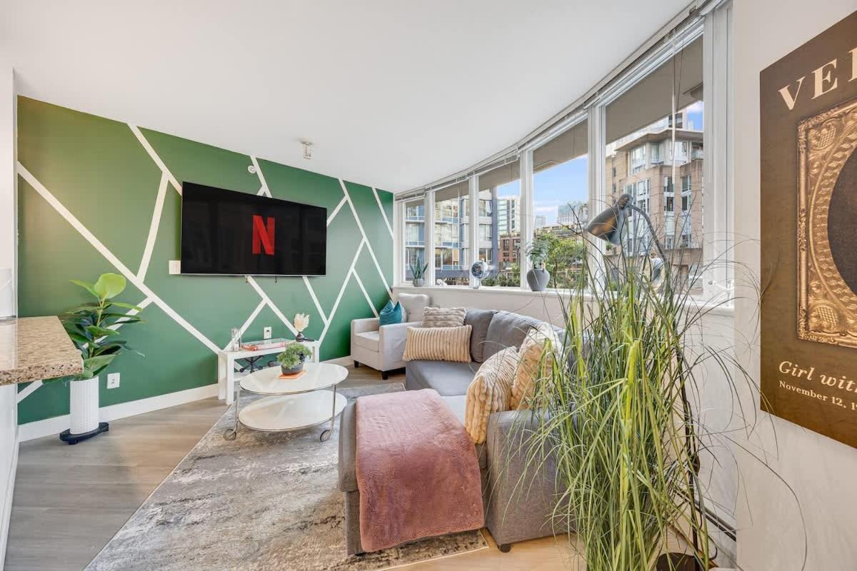 Apartment Stylish 2br By Rogers Arena Incl Parking Vancouver