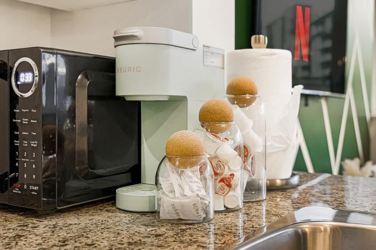 Stylish 2br By Rogers Arena Incl Parking Apartment *