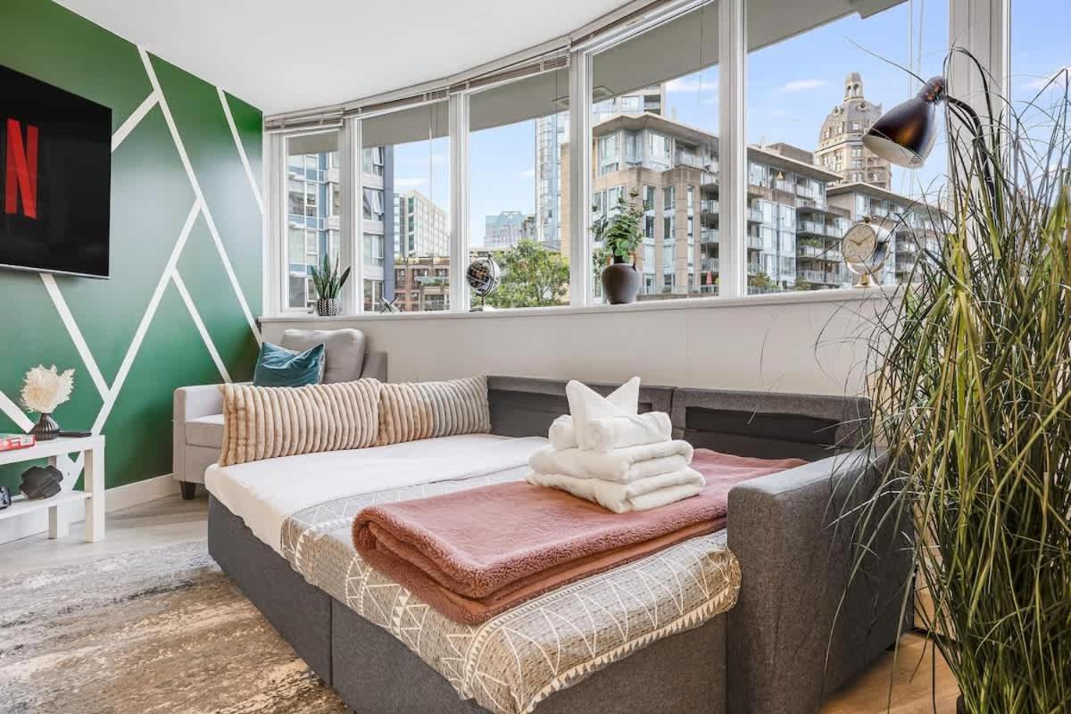 Apartment Stylish 2br By Rogers Arena Incl Parking *