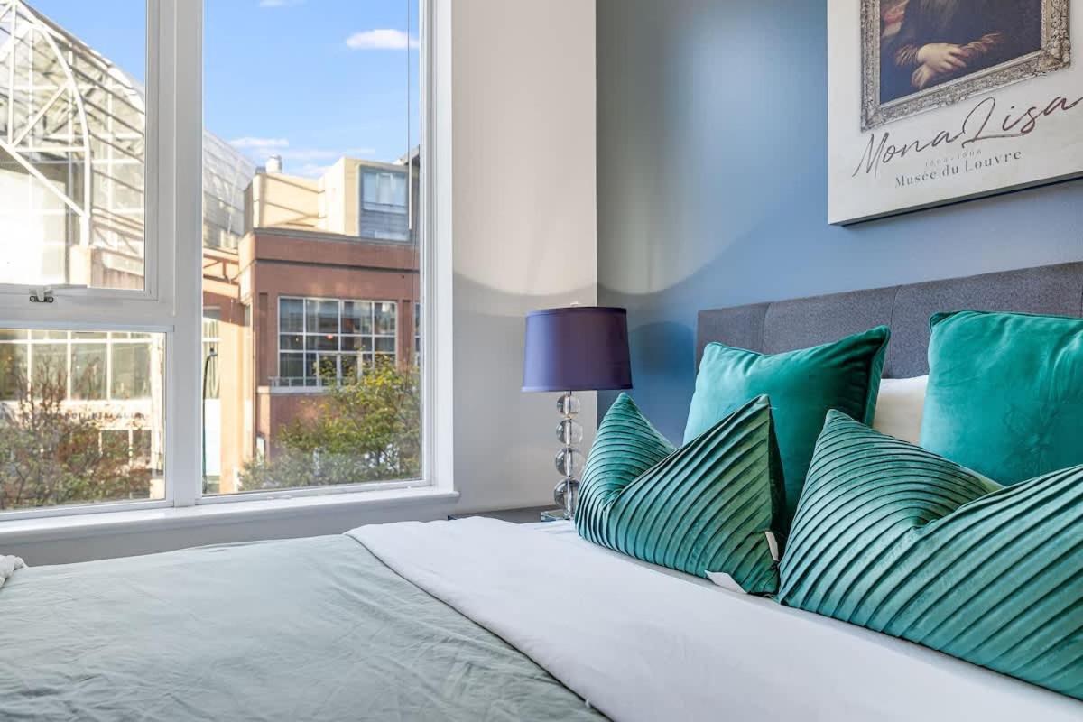 Stylish 2br By Rogers Arena Incl Parking * Vancouver