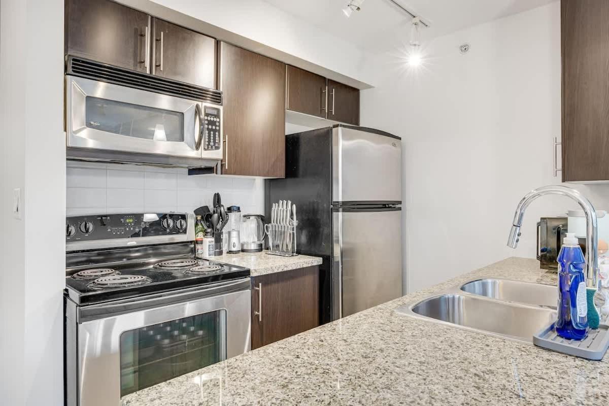 Stylish 2br By Rogers Arena Incl Parking Vancouver