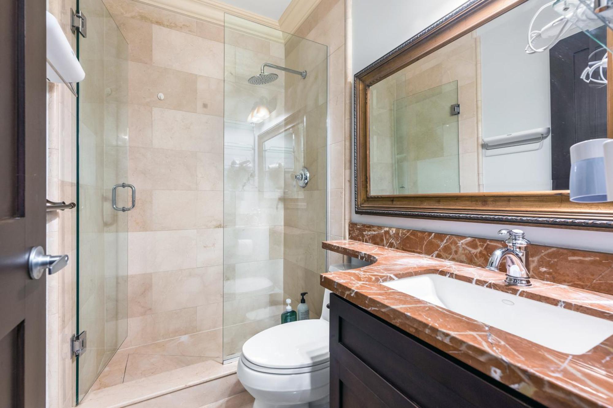 Jovehouse Homestay Vancouver