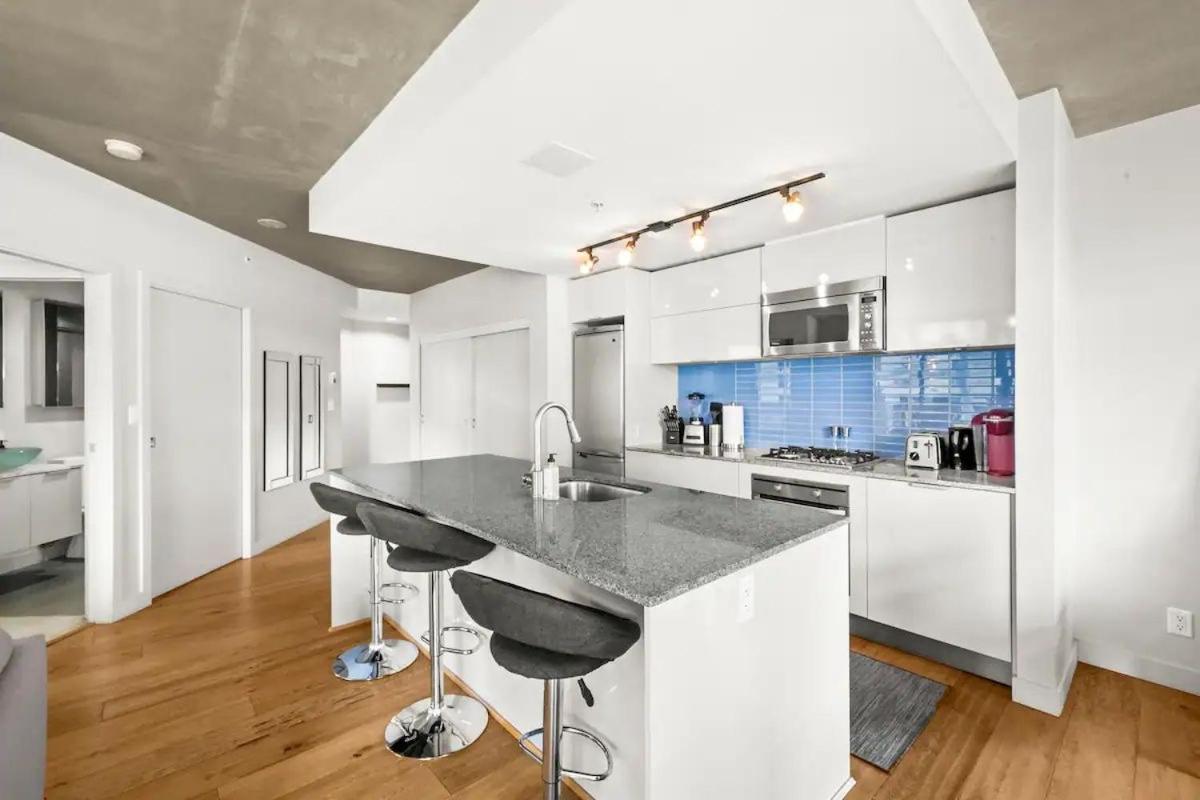 Modern In Downtown Two Bedroom Parking Lot *