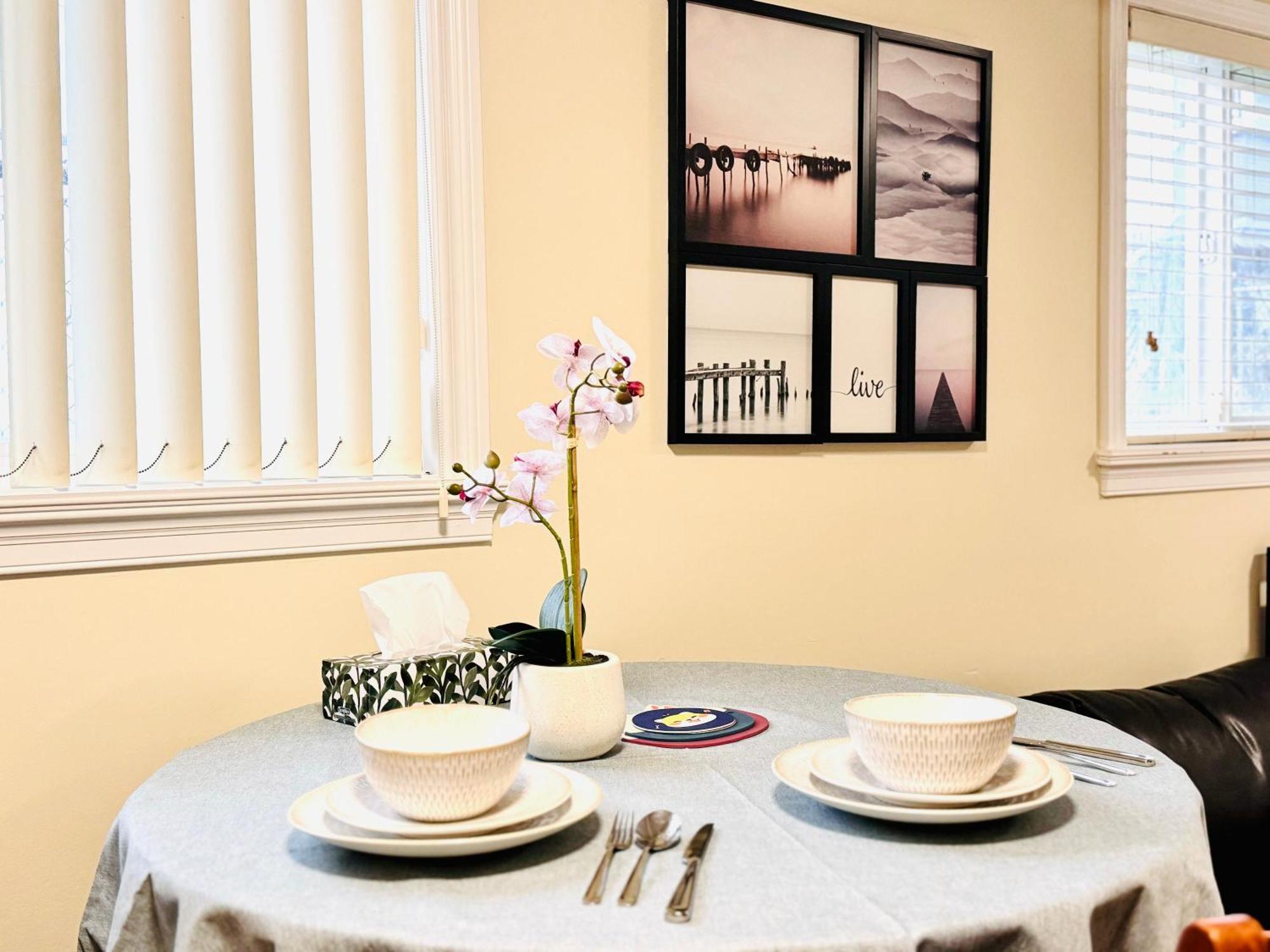 Cozy 2 Beds Spacious Rooms,close To Transit * Vancouver
