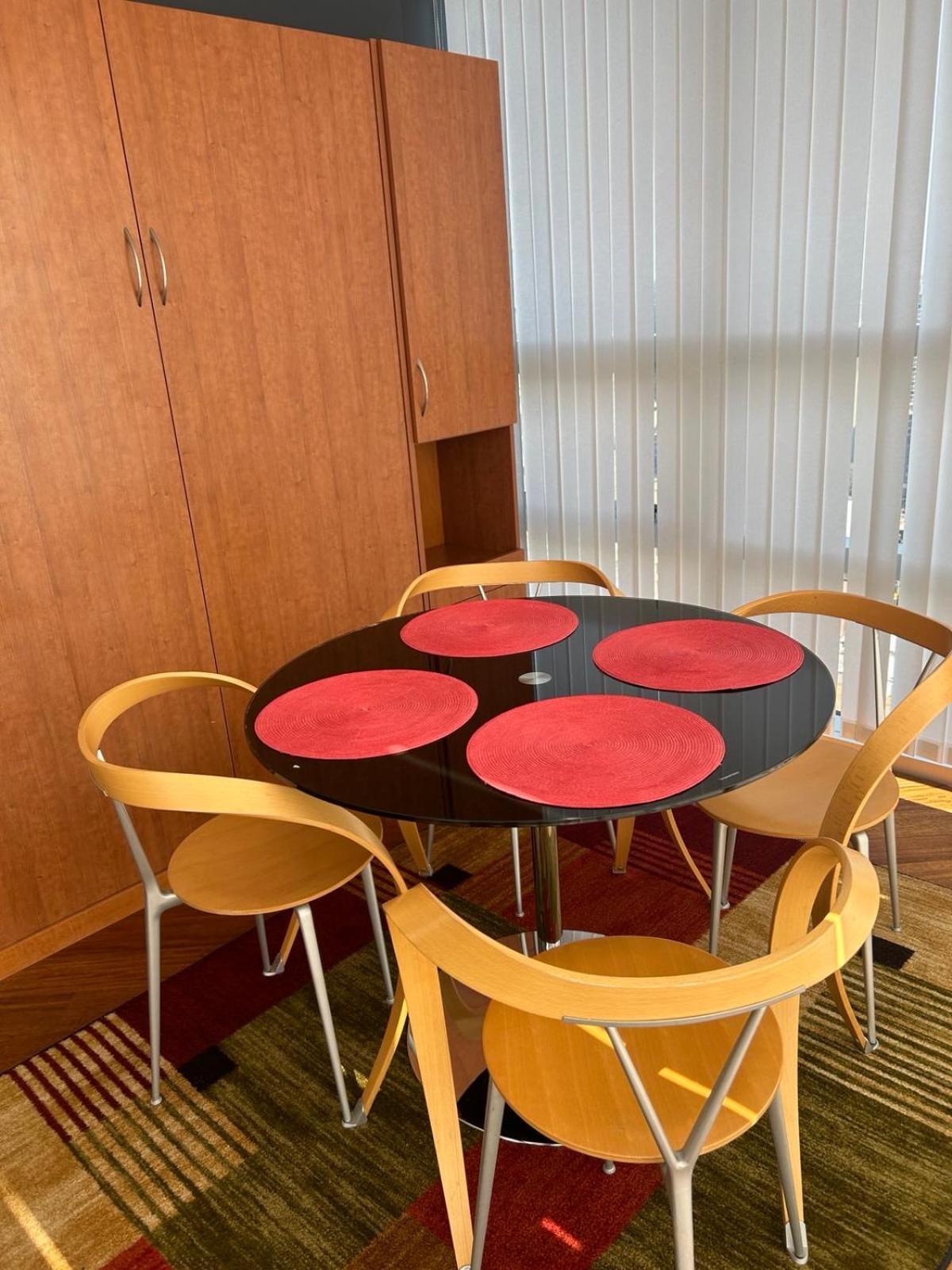 Your Alternative To A Five Star Hotel - Premium Location * Vancouver