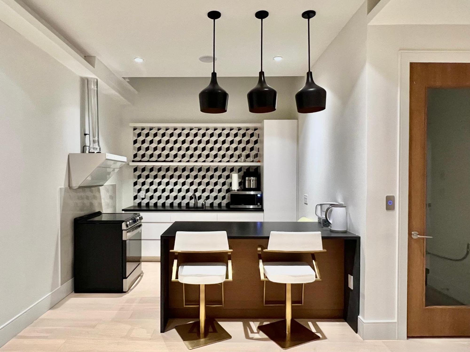 Homestay Two King Bedroom W Bath&living Vancouver