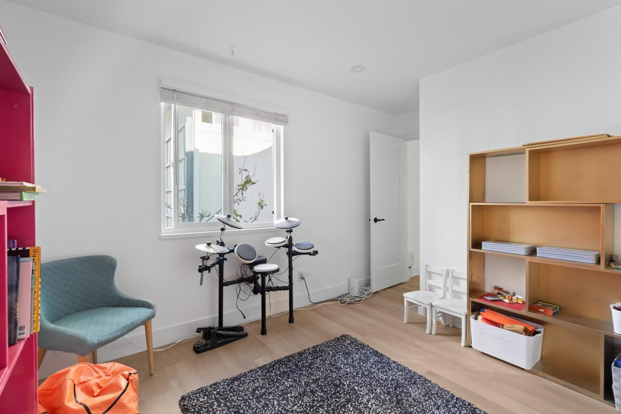 Modern Kitsilano 2 Bedroom With A Hot Tub *